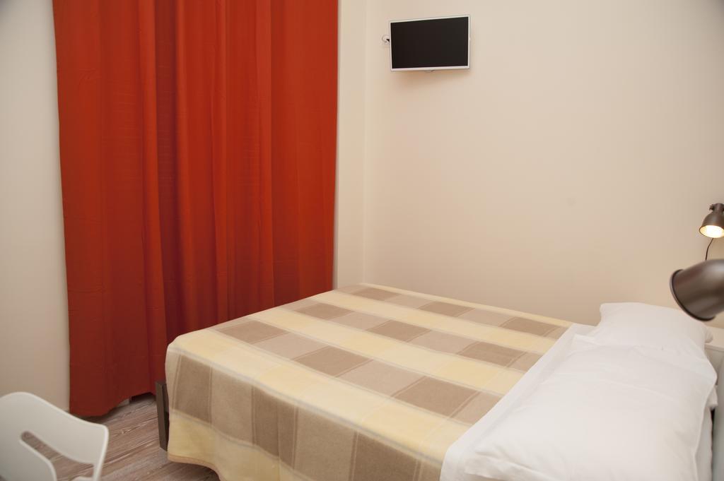 ساليرنو 4Rooms Guest House Free Wi-Fi الغرفة الصورة