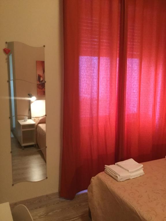 ساليرنو 4Rooms Guest House Free Wi-Fi المظهر الخارجي الصورة